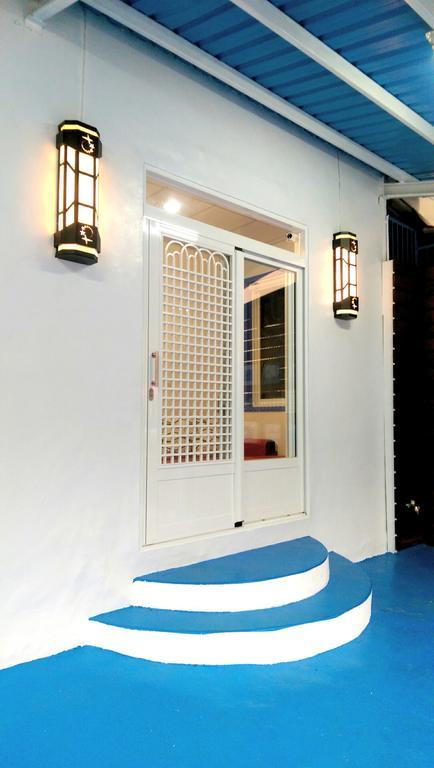 Auberge de jeunesse Simple Travel à Donggang Extérieur photo