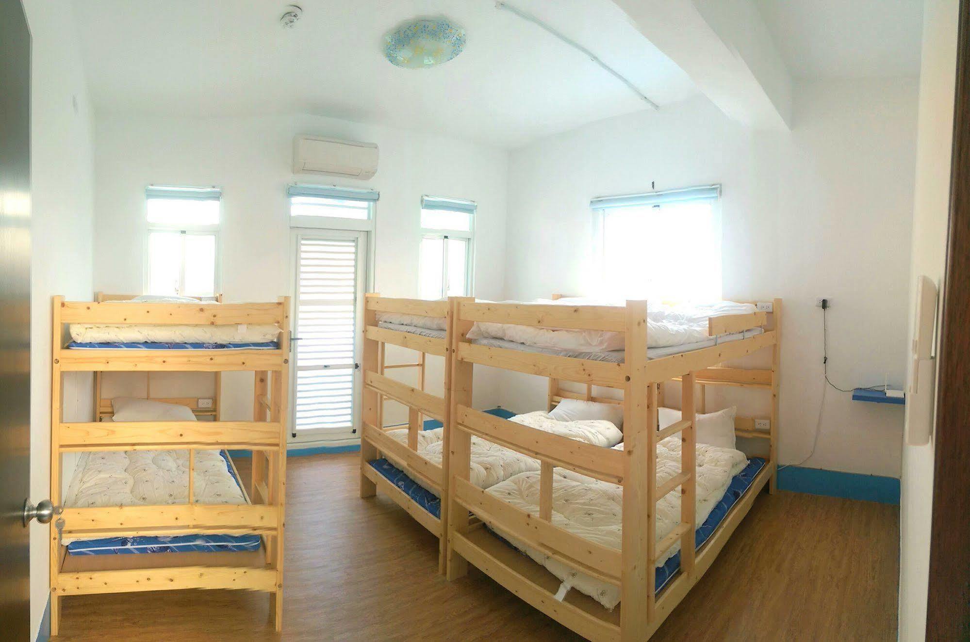 Auberge de jeunesse Simple Travel à Donggang Extérieur photo